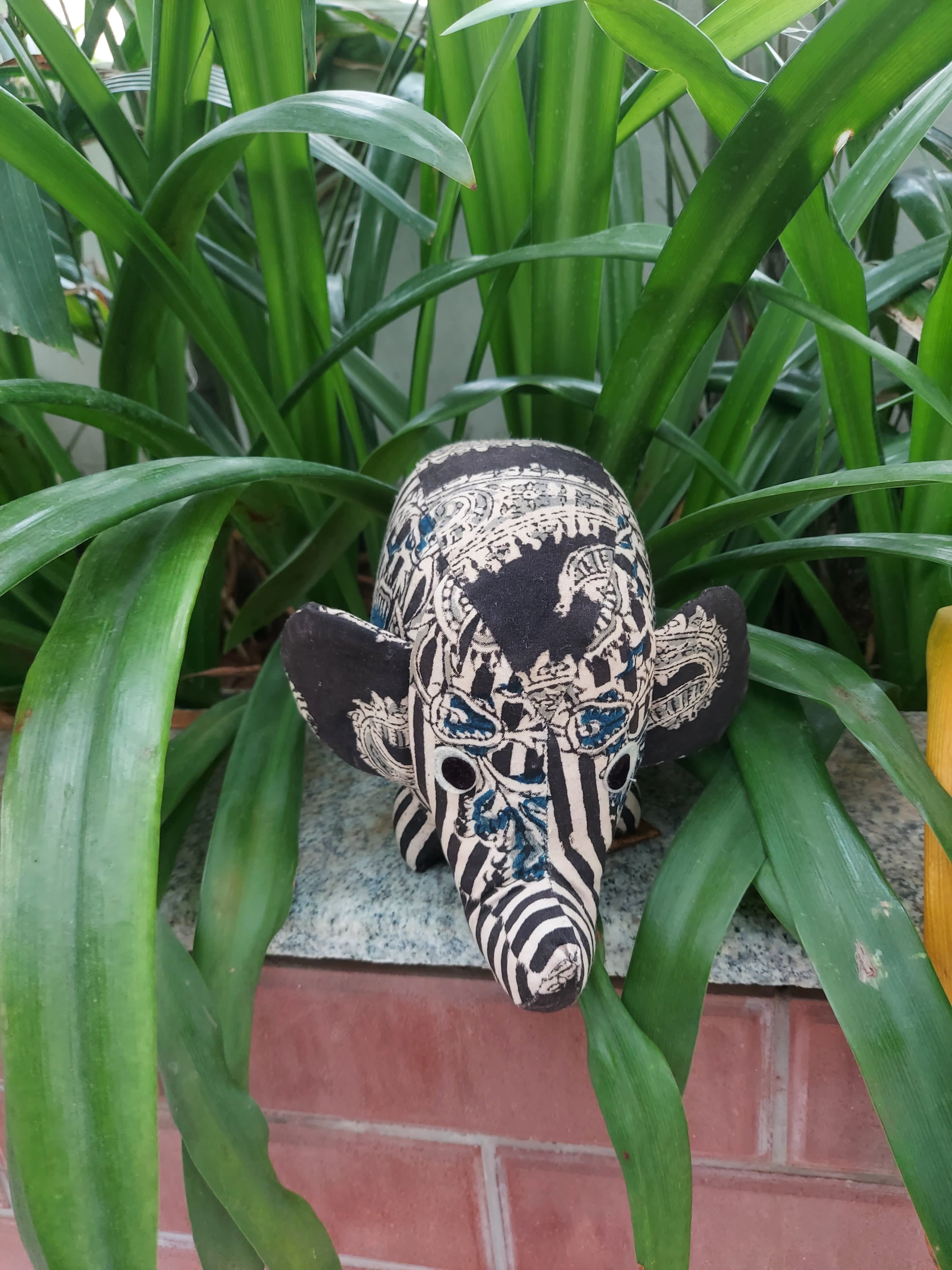 Abstract Pattern Elephants