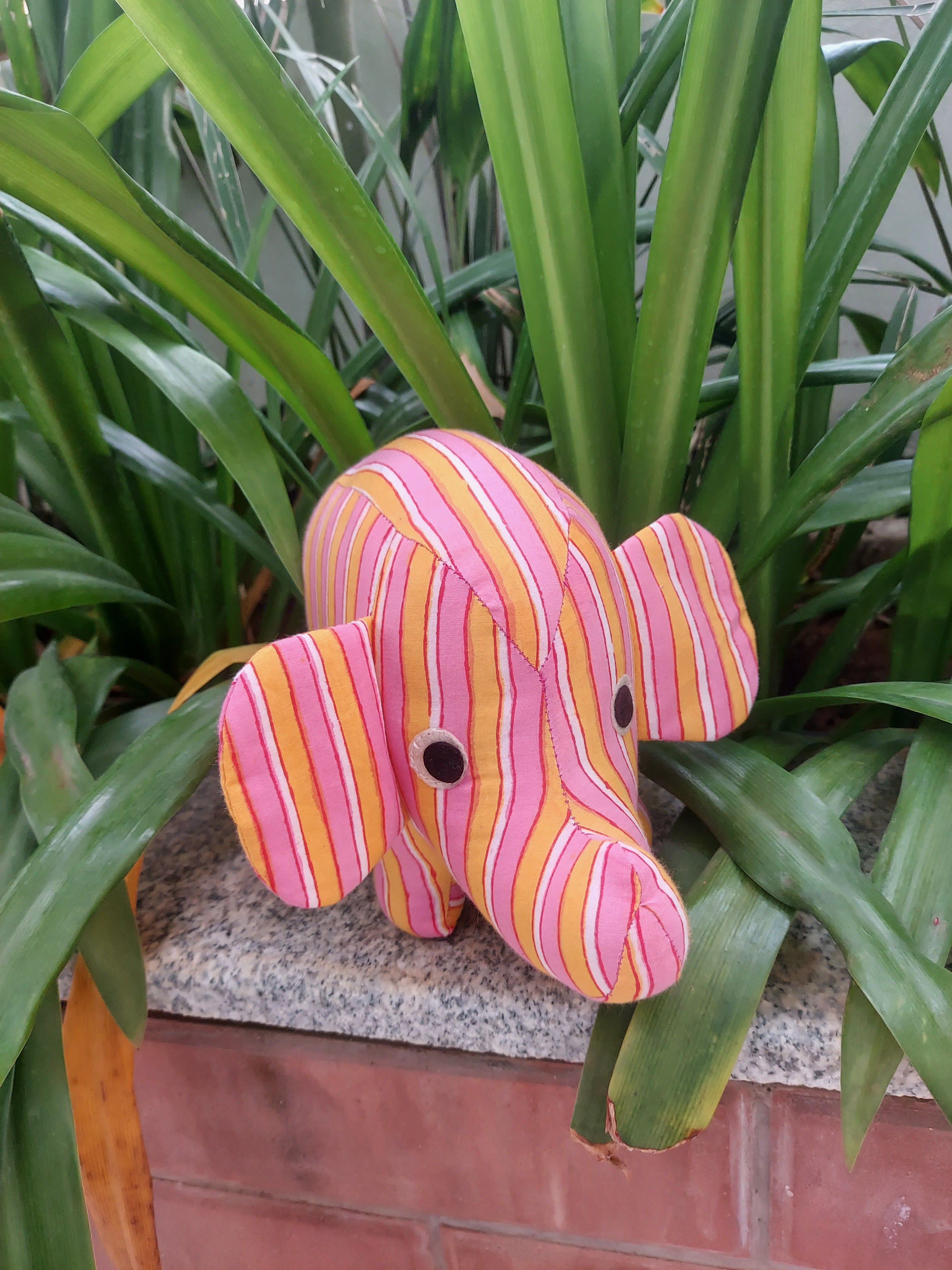 Abstract Pattern Elephants