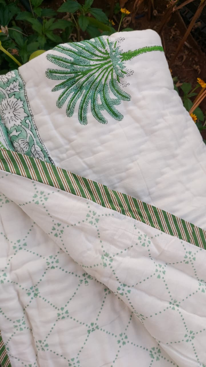 Palm tree cotton quilt